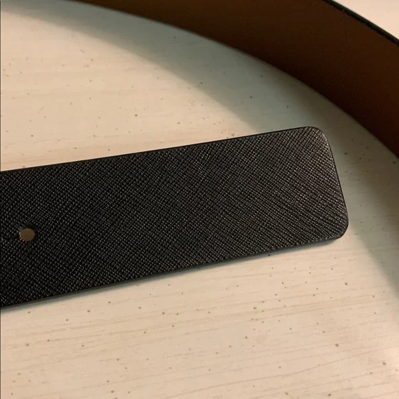 Michael Kors REVERSIBLE Black & Tan Leather Belt with Goldtone MK Buckle - Picture 4 of 8